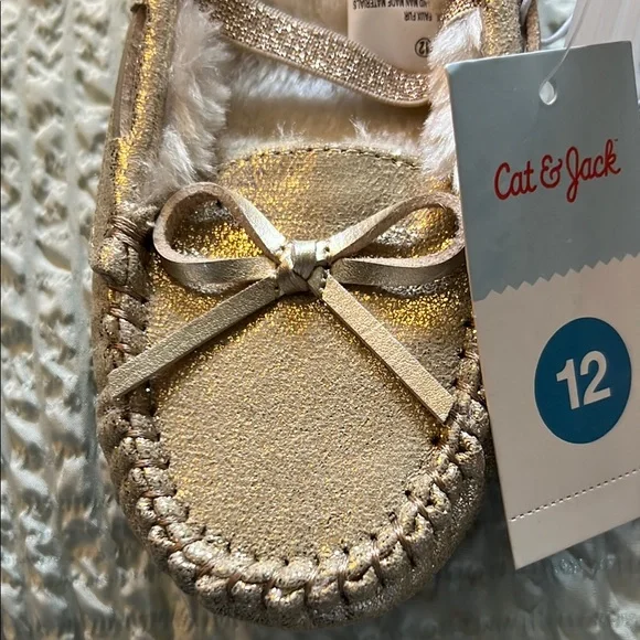 Cat & Jack Girls Shimmering Gold Moccasin Slipper Size 12 NWT - Picture 2 of 4